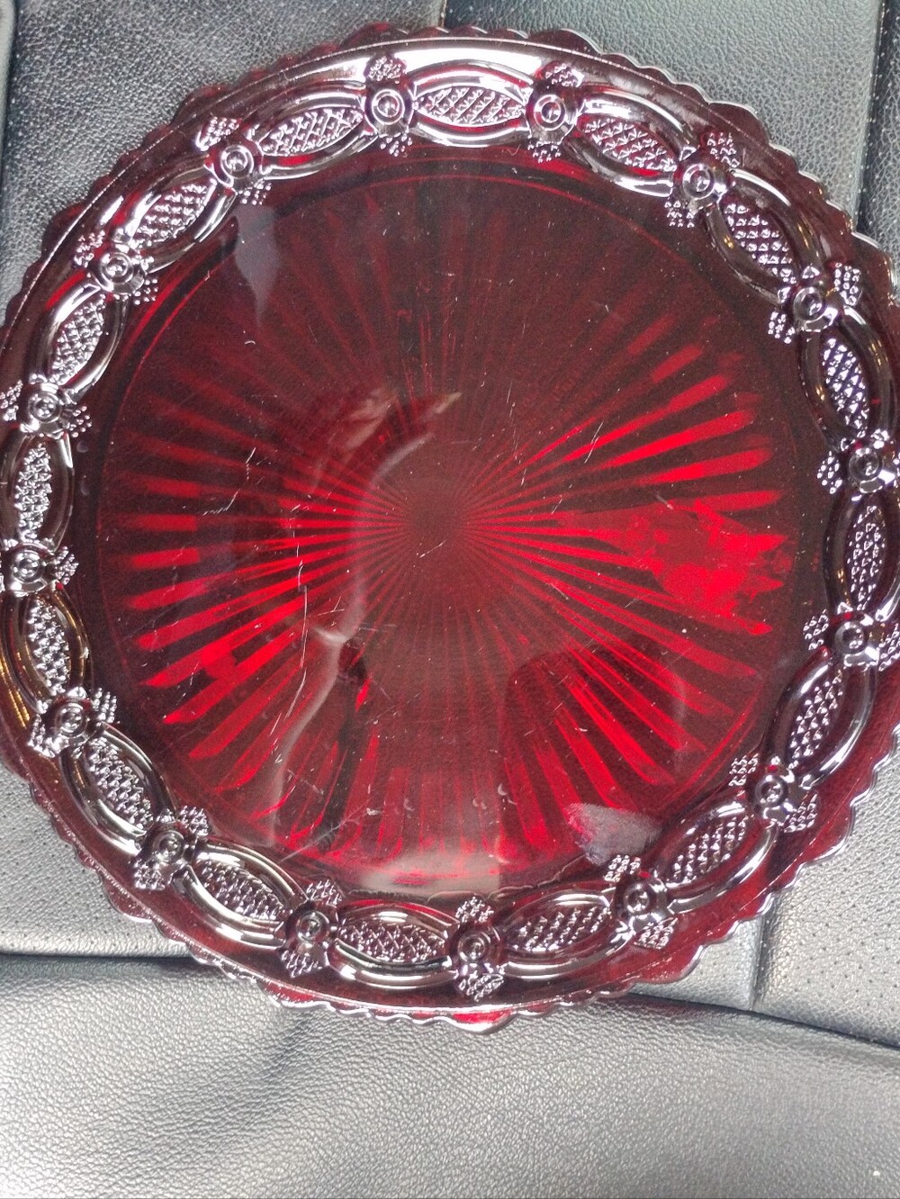 4#Avon Deep Ruby Red Pressed Glass Plates - Picture 5 of 6